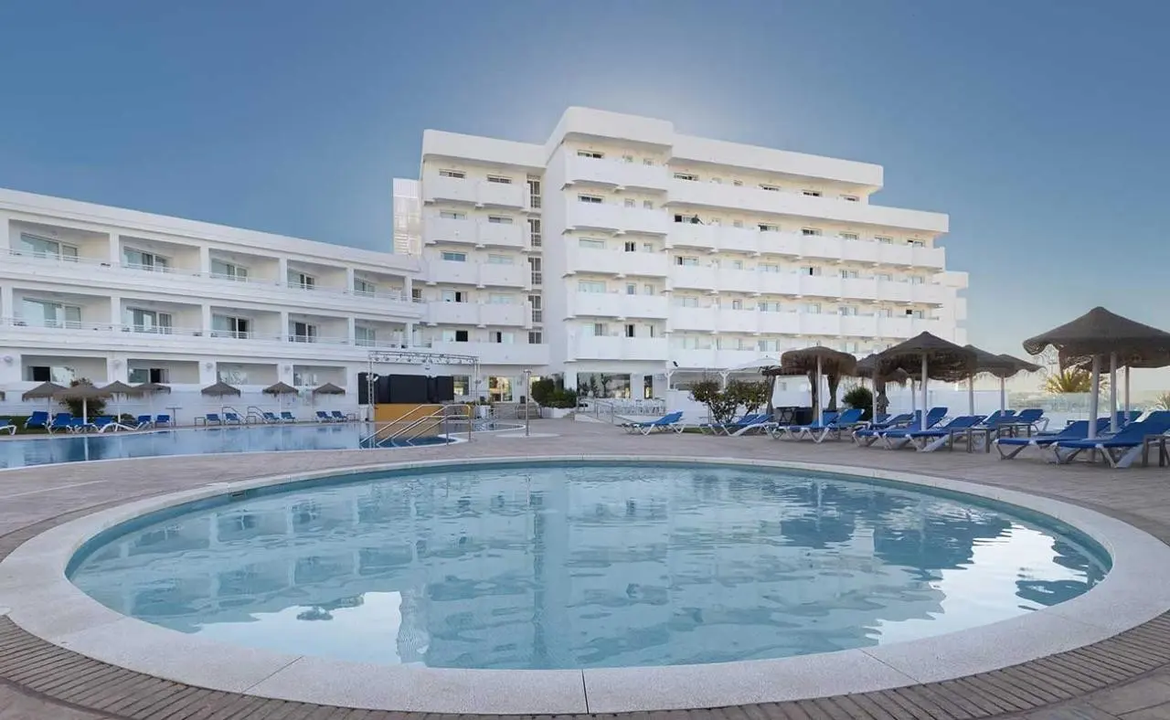 Basen w hotelu Palia La Roca
