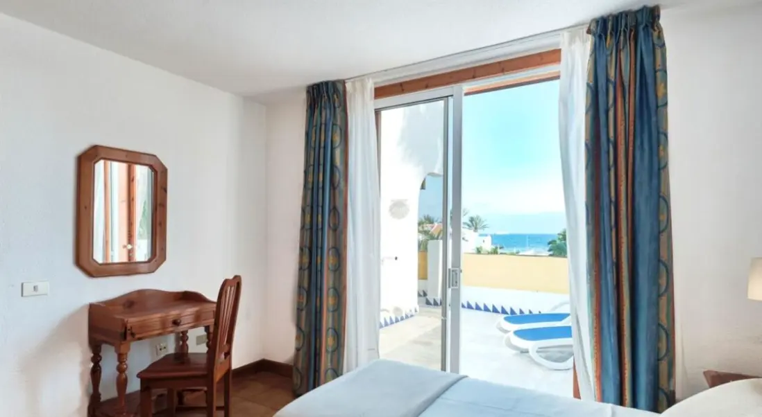 Plaża przy hotelu Parque Santiago Iii