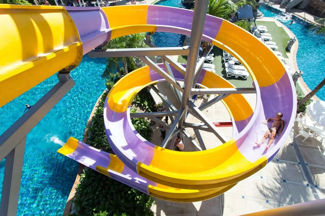 Basen w hotelu Phuket Orchid Resort & Spa