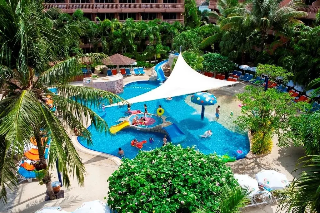 Basen w hotelu Phuket Orchid Resort & Spa