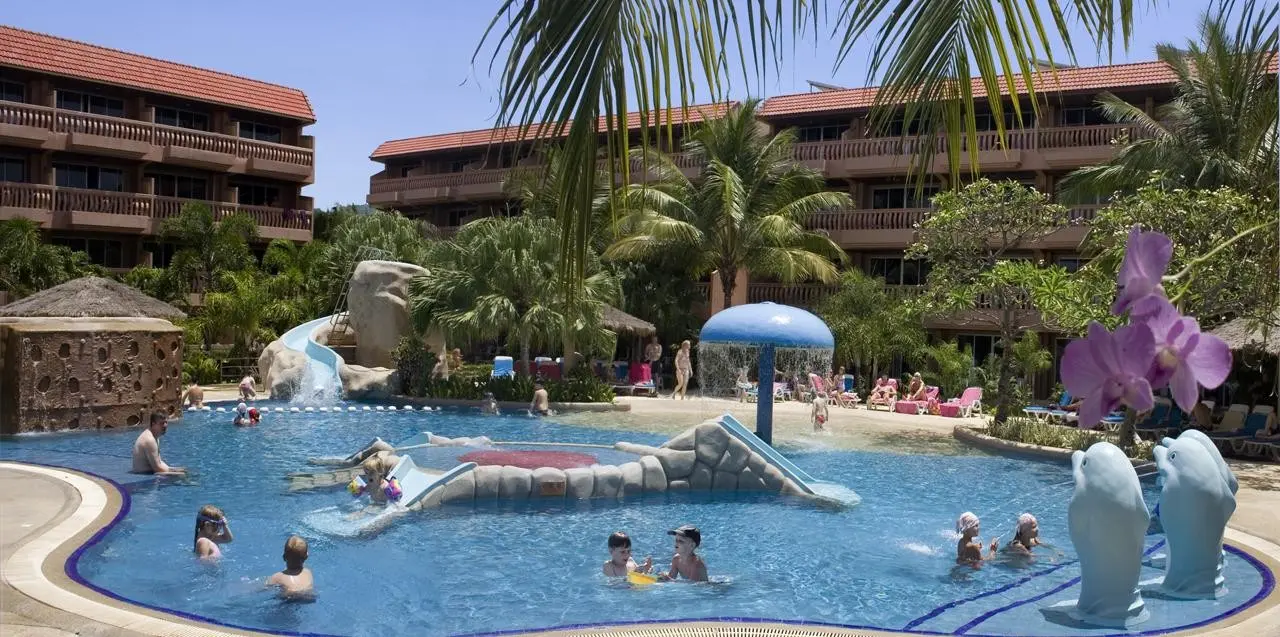 Basen w hotelu Phuket Orchid Resort & Spa