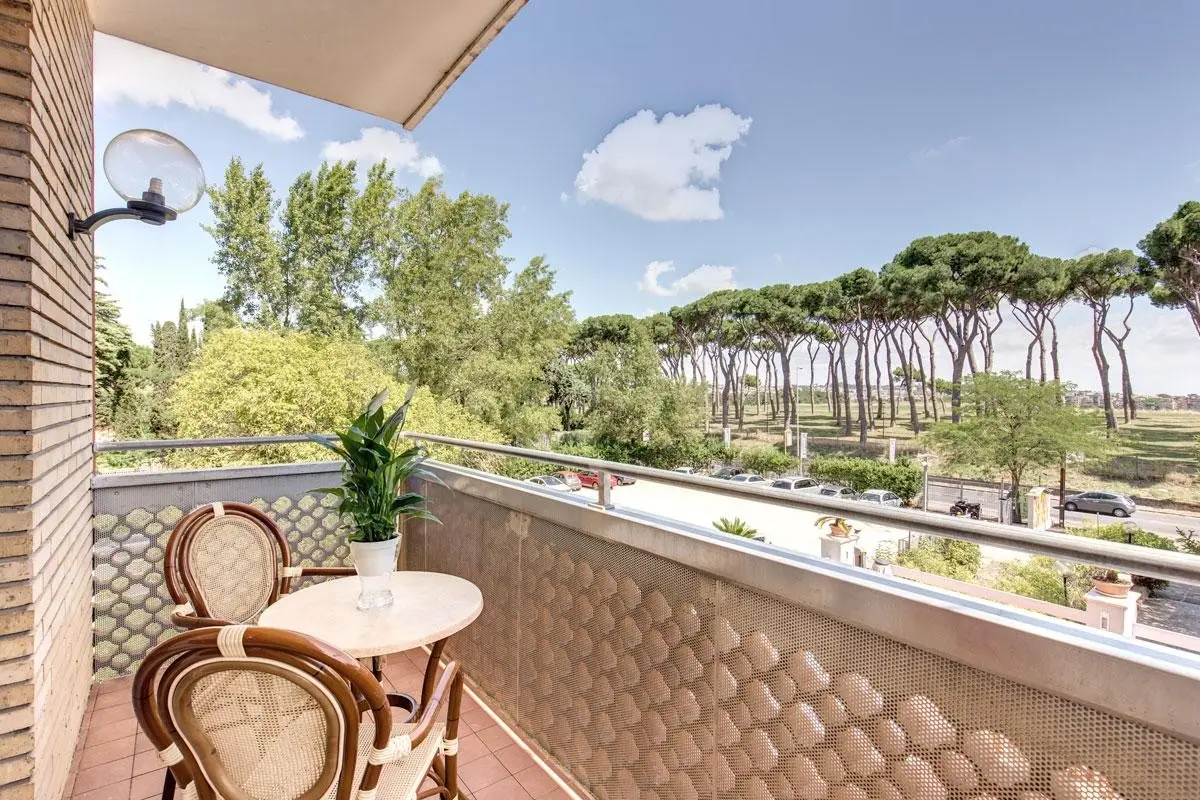 Widok z hotelu Pinewood Roma