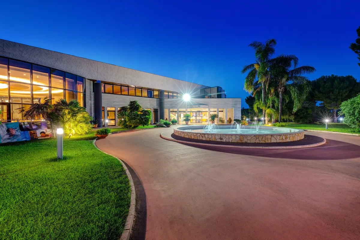 Porto Giardino — PORTO GIARDINO