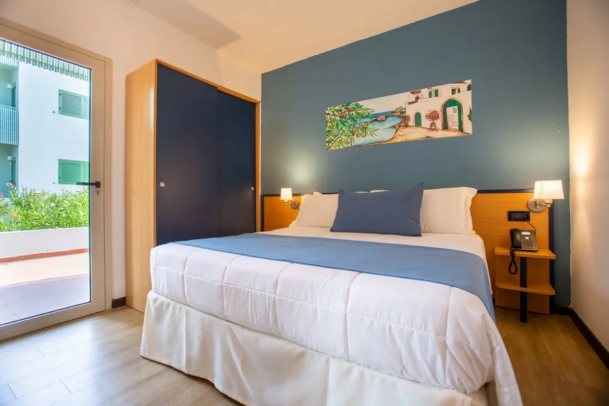 Porto Giardino — PORTO GIARDINO