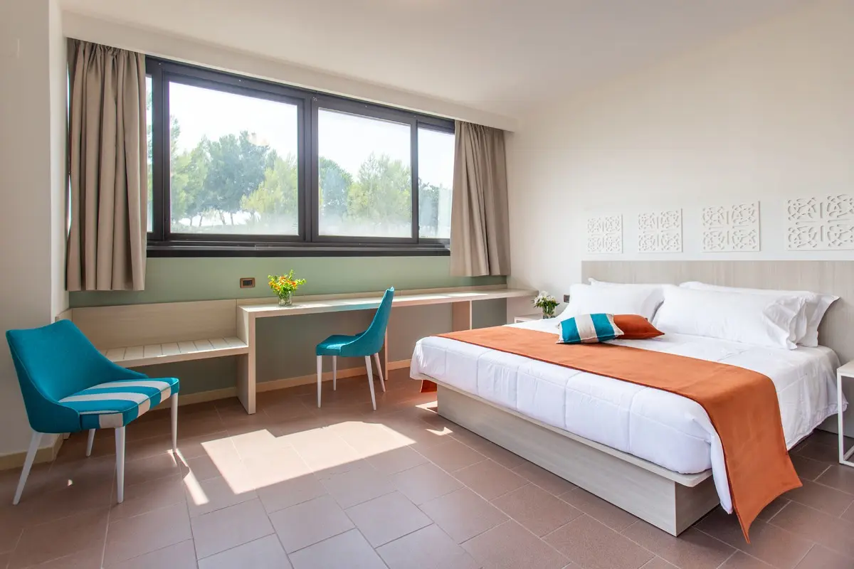 Porto Giardino — PORTO GIARDINO