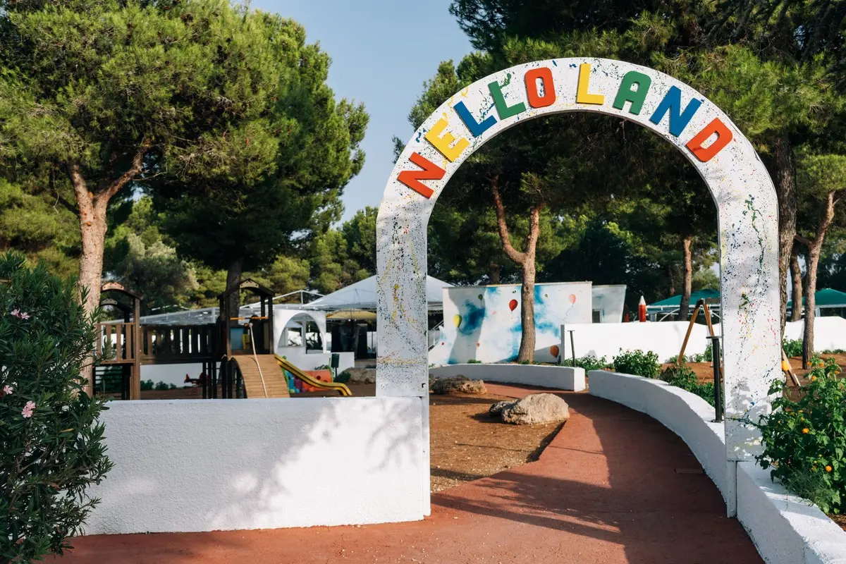 Porto Giardino — PORTO GIARDINO