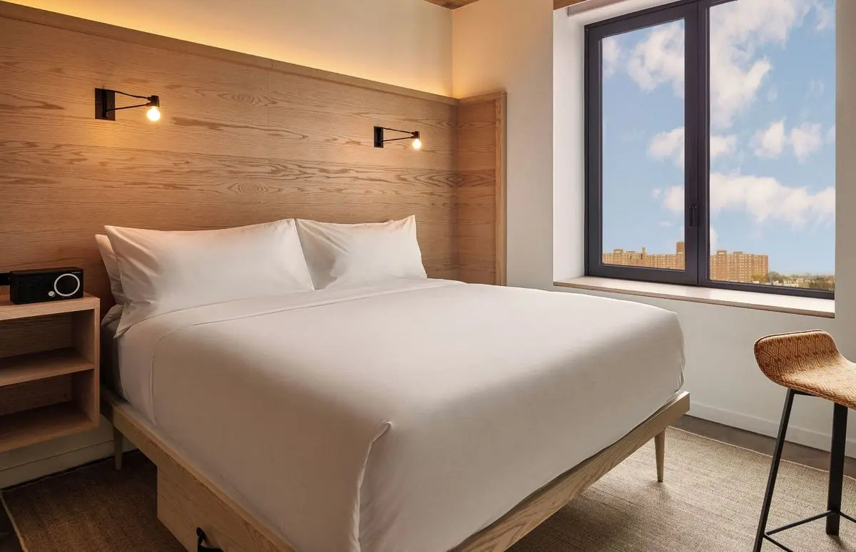 Radio Hotel — RADIO