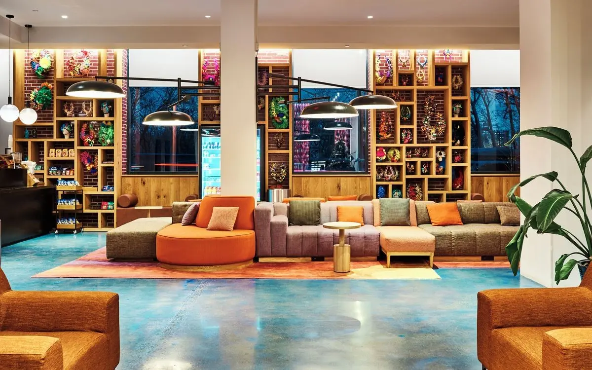 Radio Hotel — RADIO