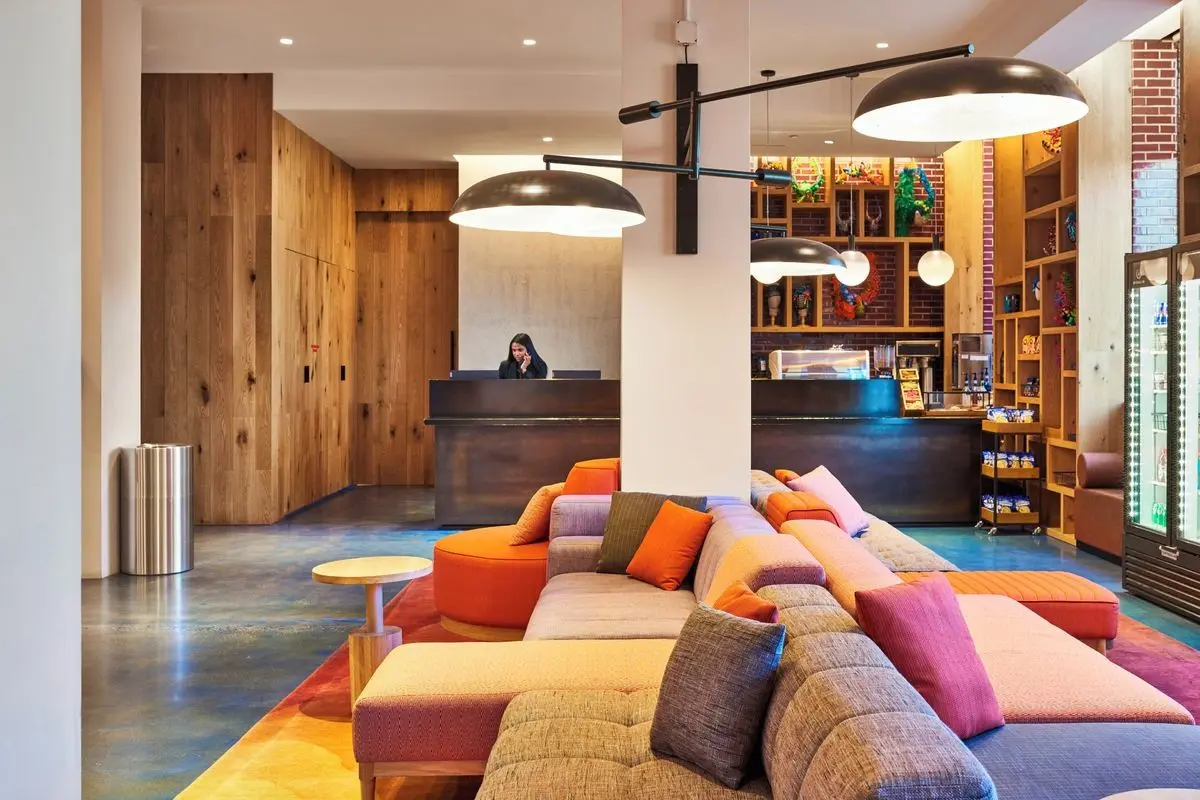 Radio Hotel — RADIO