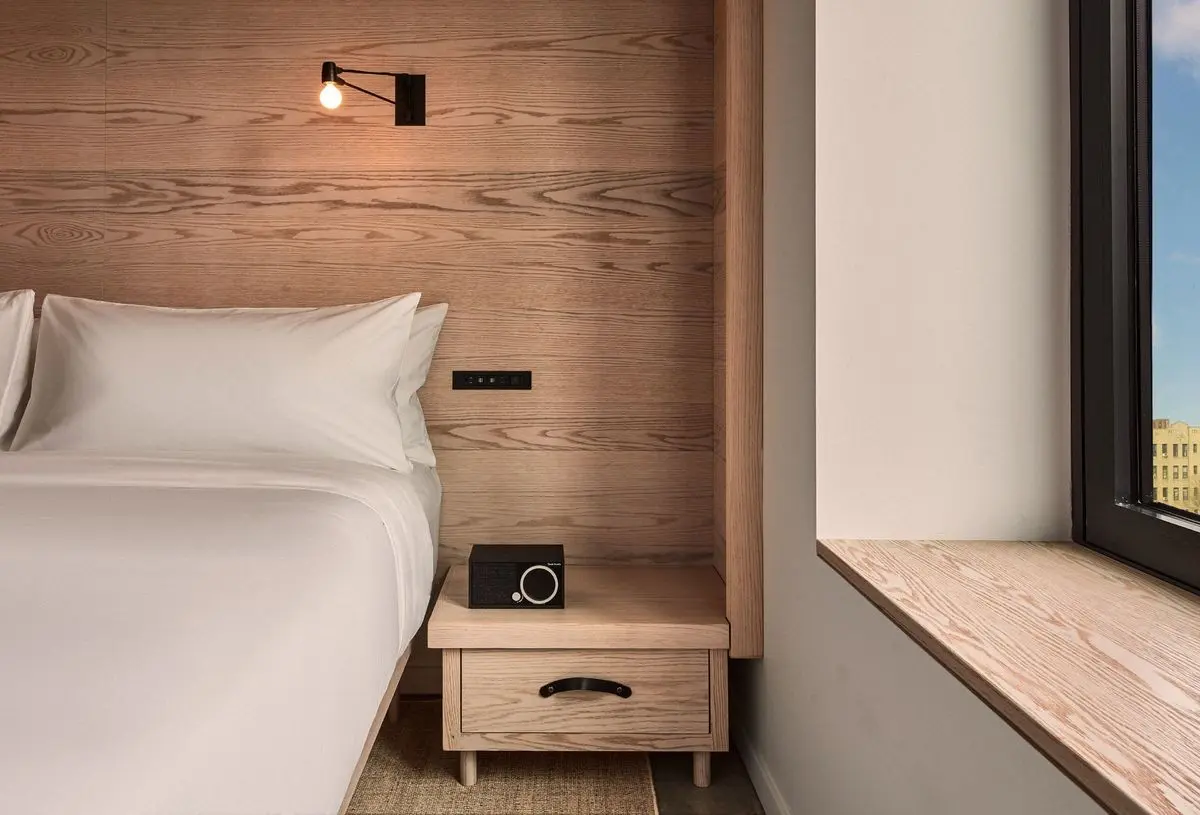 Radio Hotel — RADIO