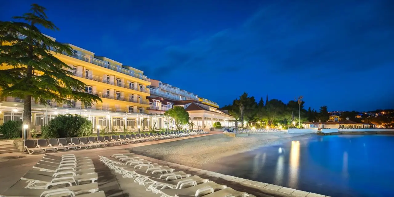 Plaża przy hotelu Remisens Hotel Epidaurus