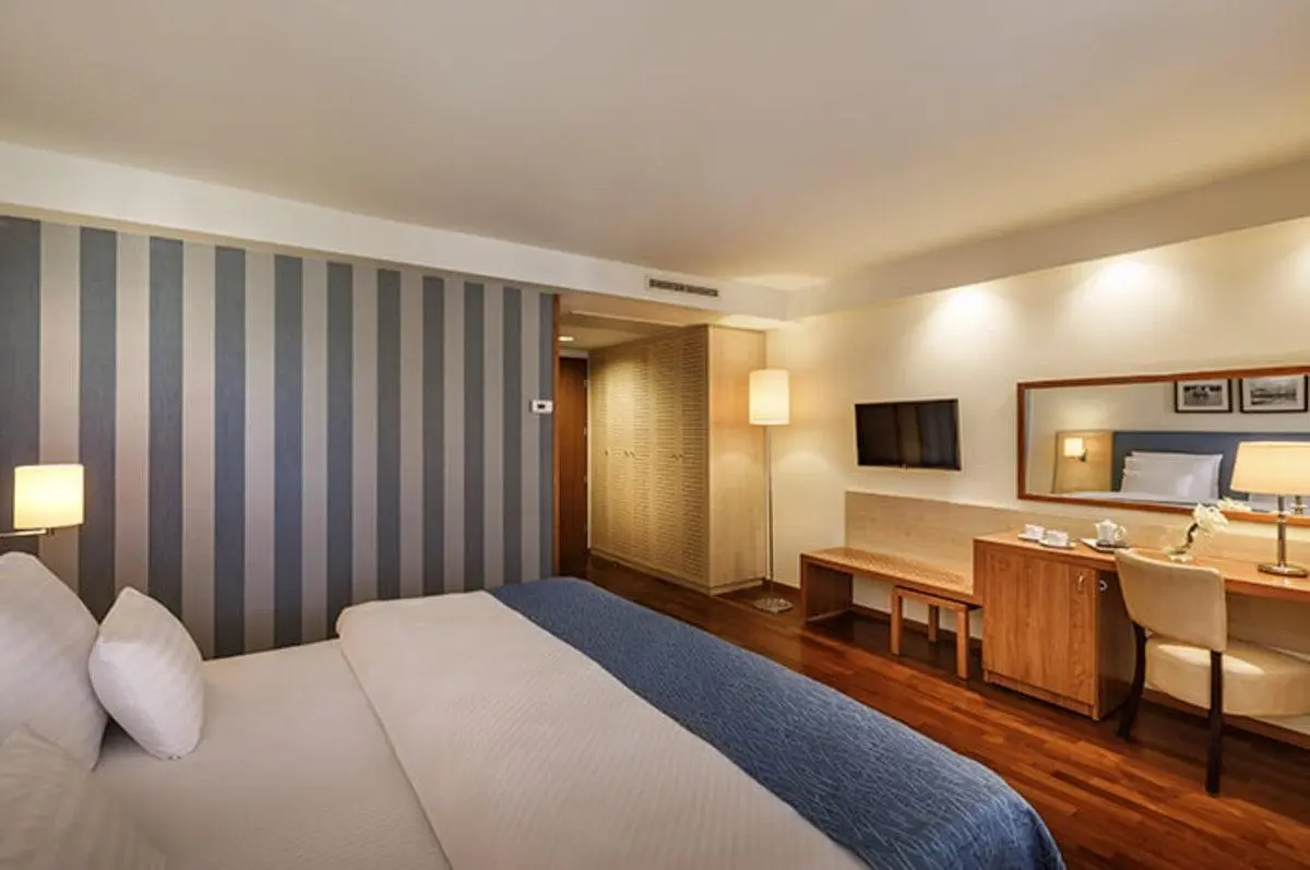 Resort Crvena Luka HOTEL — VALAMAR RIVIERA HOTEL & RESIDENCE