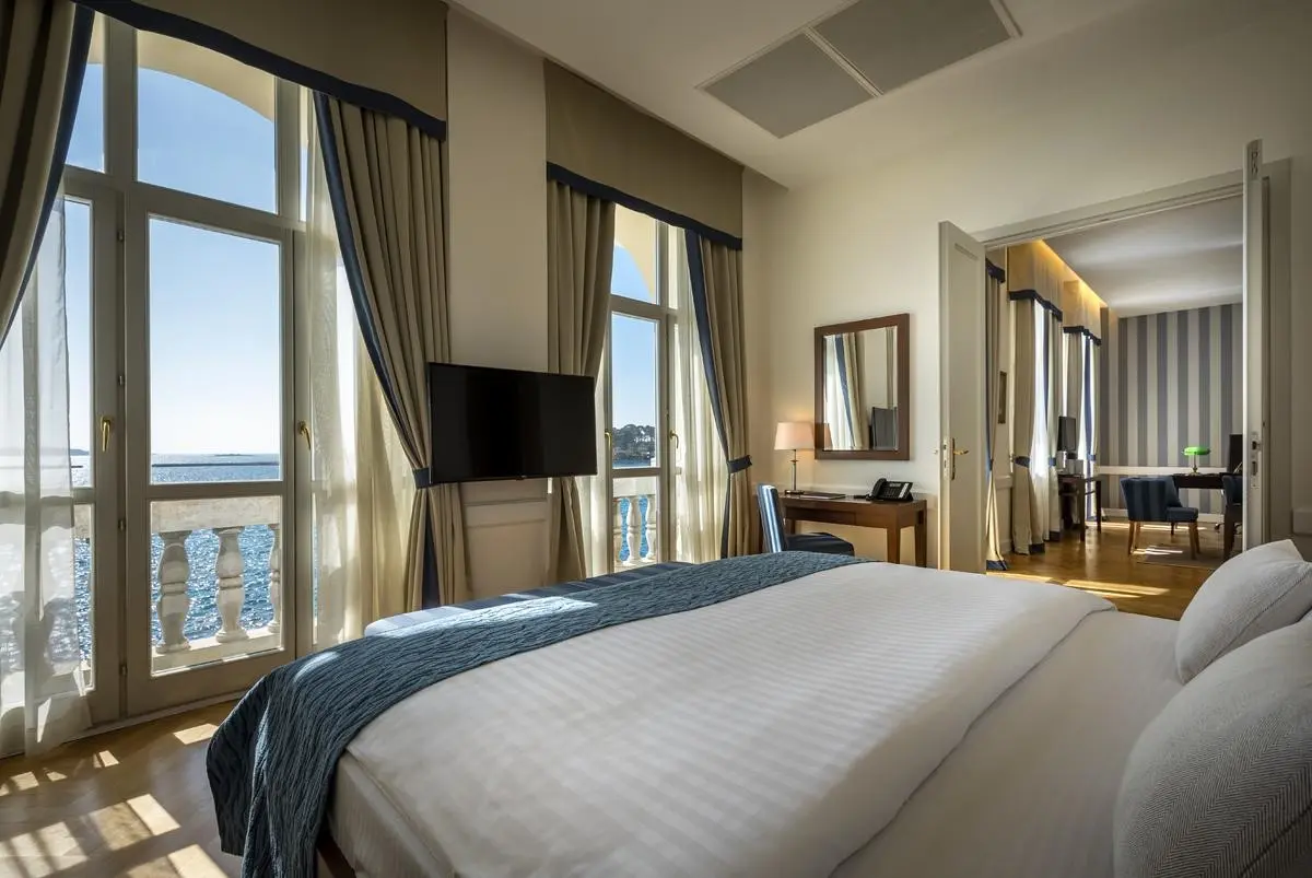 Resort Crvena Luka HOTEL — VALAMAR RIVIERA HOTEL & RESIDENCE