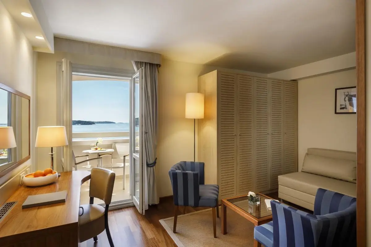 Resort Crvena Luka HOTEL — VALAMAR RIVIERA HOTEL & RESIDENCE