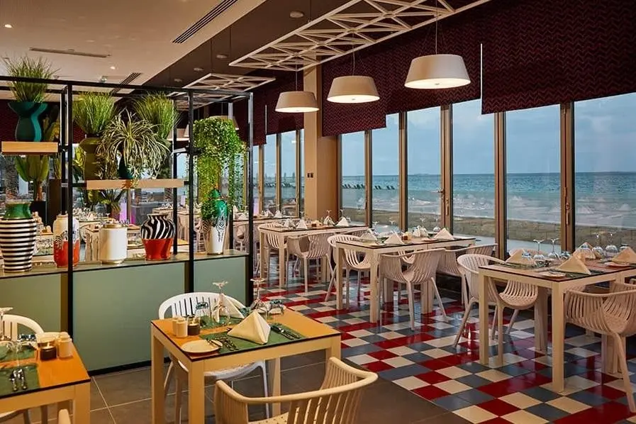 Restauracja i jedzenie w hotelu Riu Dubai
