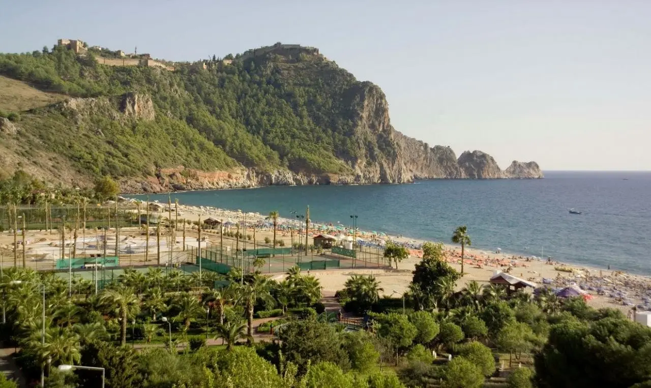 Plaża przy hotelu Riviera Hotel & Spa