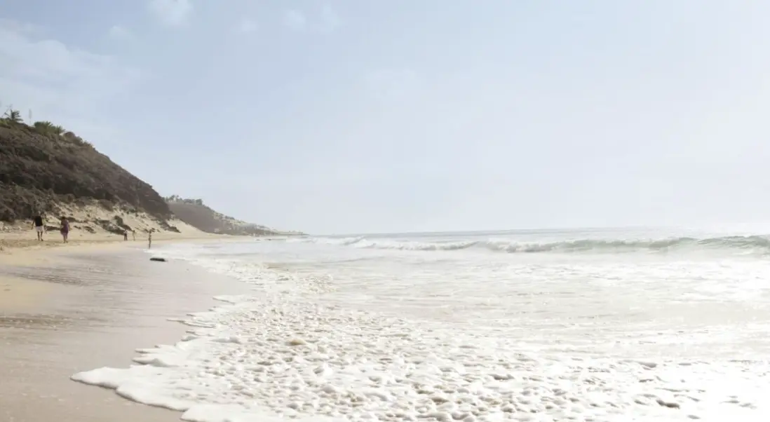 Plaża przy hotelu Robinson Esquinzo Playa