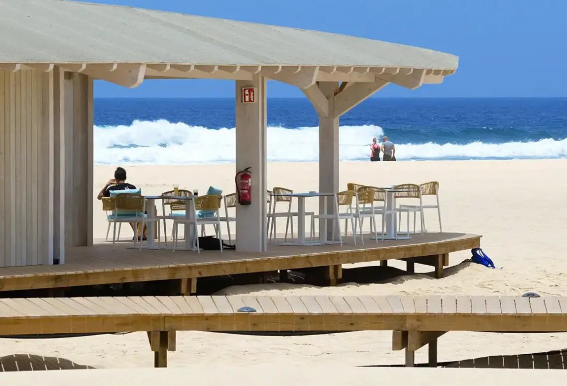 Plaża przy hotelu Royal Horizon Ponta Sino
