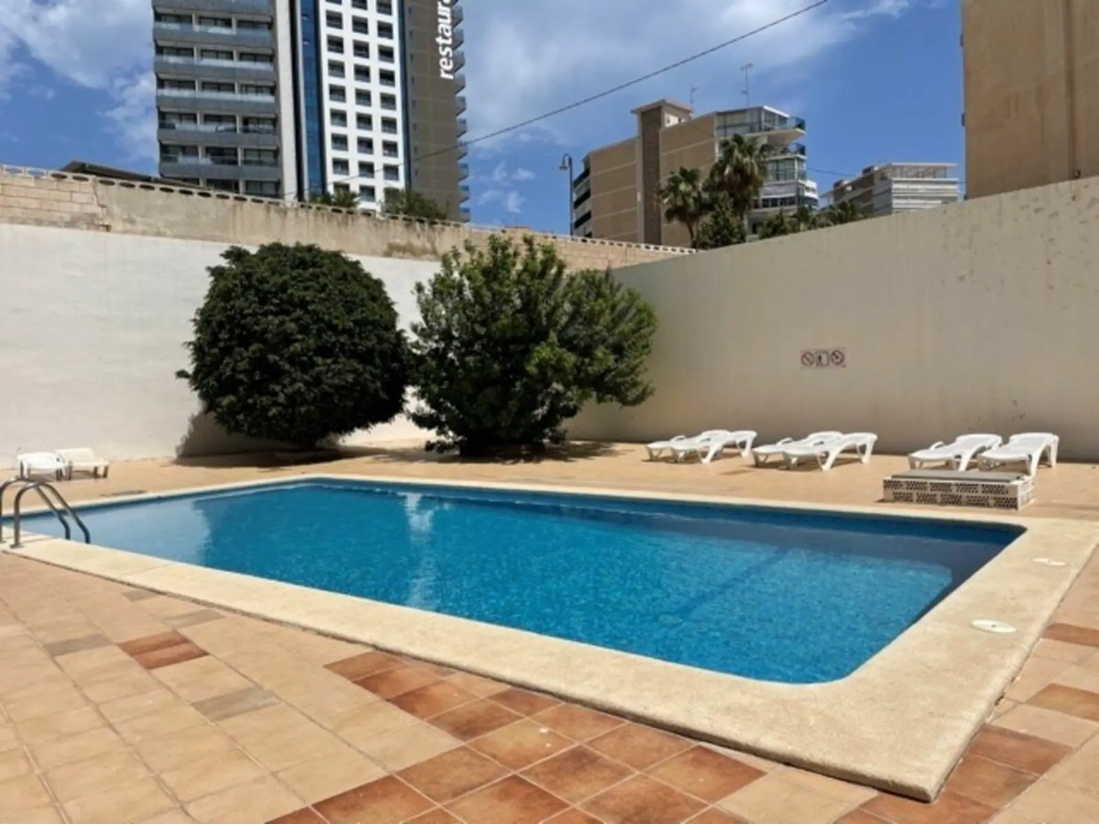 Basen w hotelu San Jaime Center Suites Apts.
