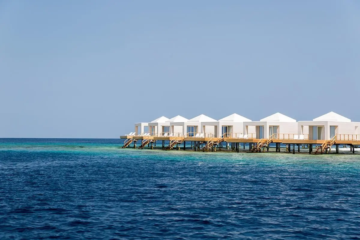 Plaża przy hotelu Sandies Bathala Resort