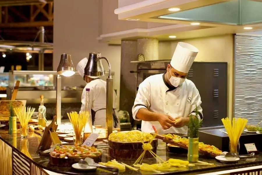 Restauracja i jedzenie w hotelu Sands Suites Resort & Spa