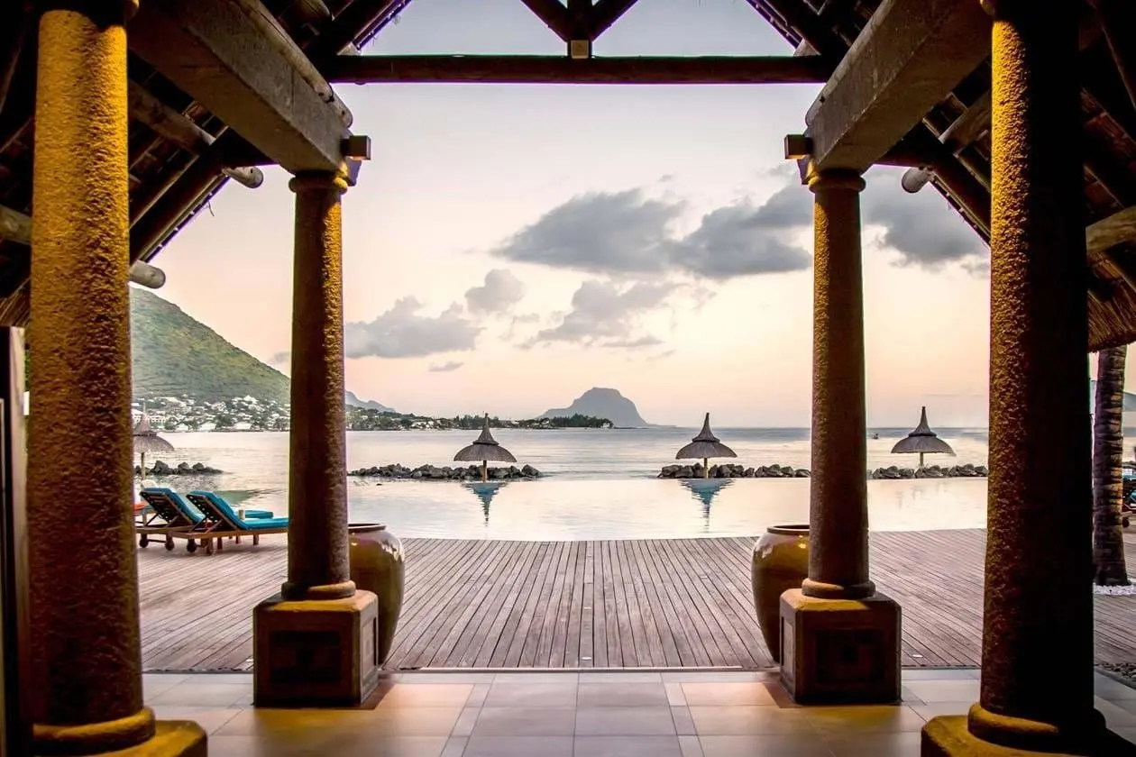 Basen w hotelu Sands Suites Resort & Spa