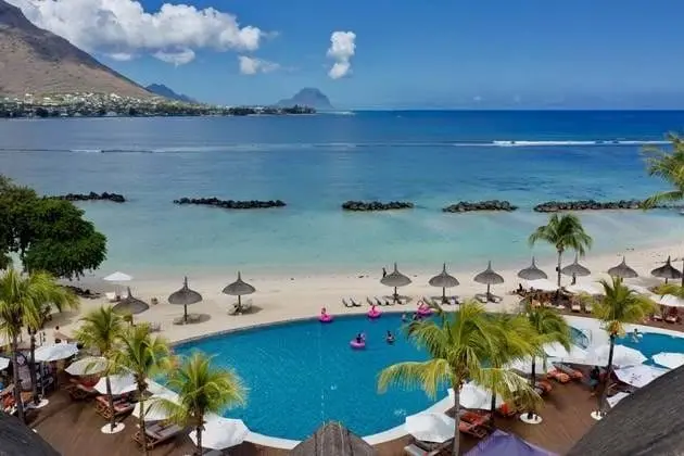 Basen w hotelu Sands Suites Resort & Spa