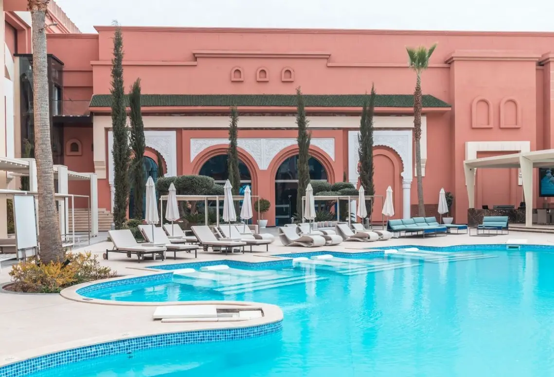 Basen w hotelu Savoy Le Grand Hotel