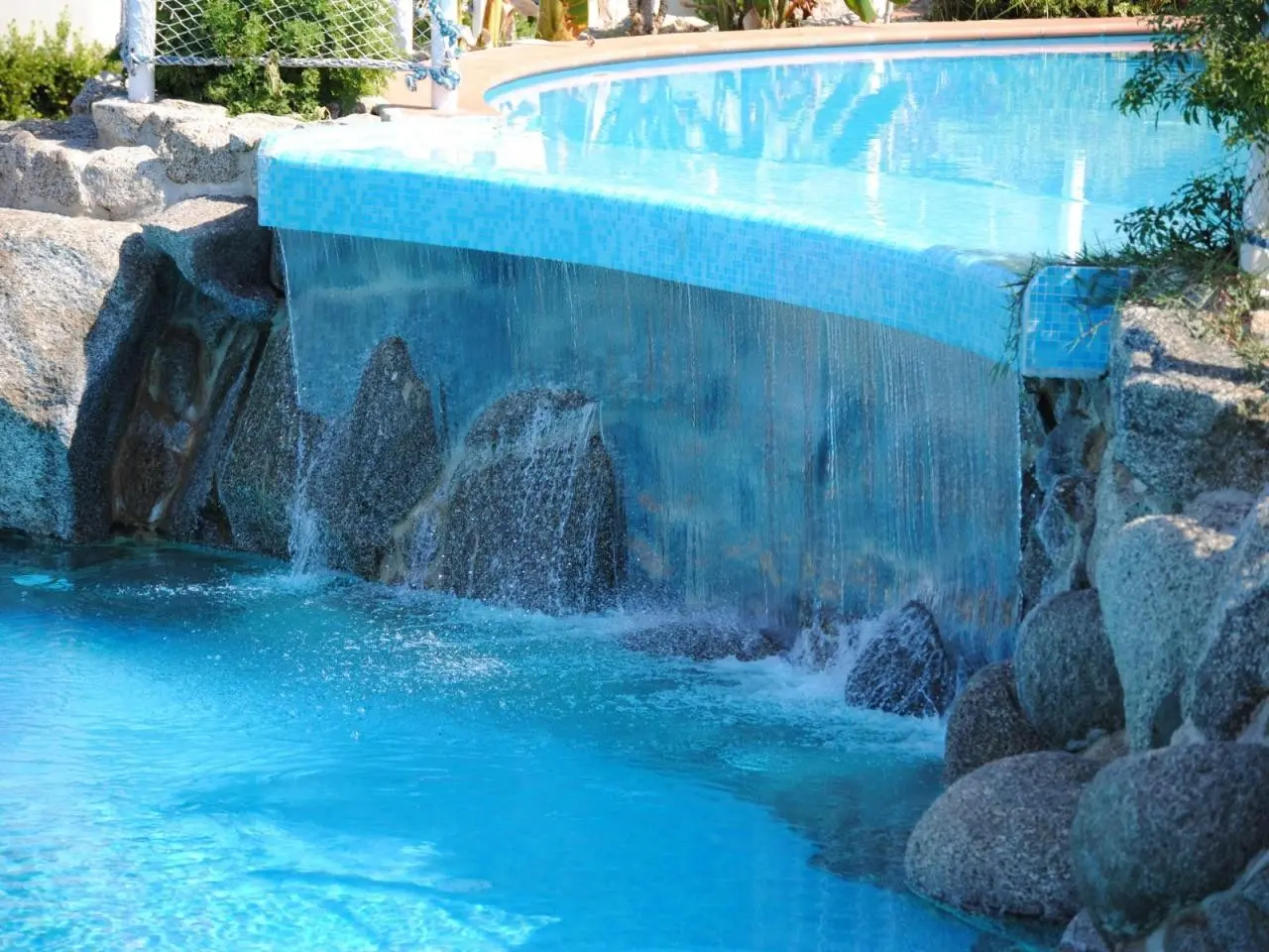 Basen w hotelu Scoglio del Leone