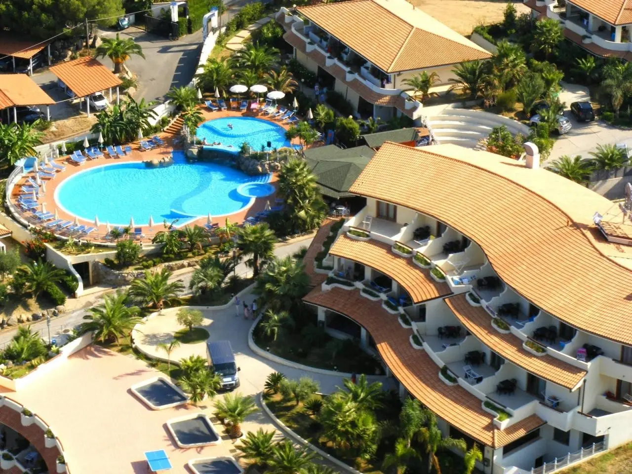 Basen w hotelu Scoglio del Leone