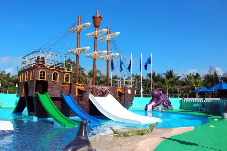 Basen w hotelu Seadust Cancun Family Resort