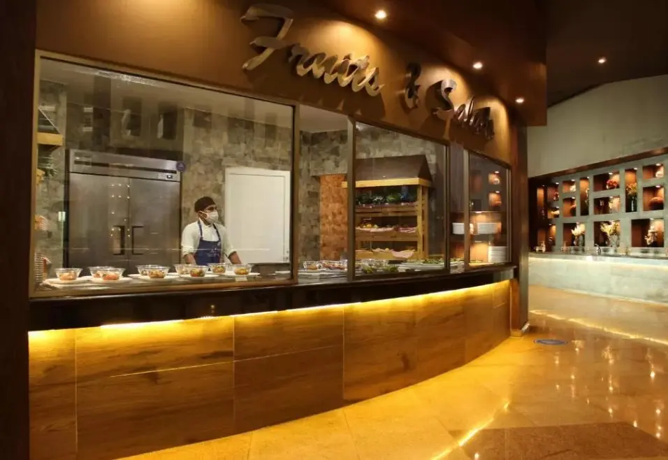 Restauracja i jedzenie w hotelu Seadust Cancun Family Resort