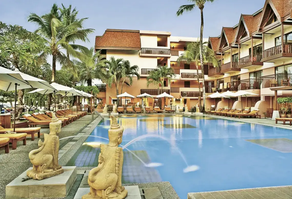 Basen w hotelu Seaview Patong