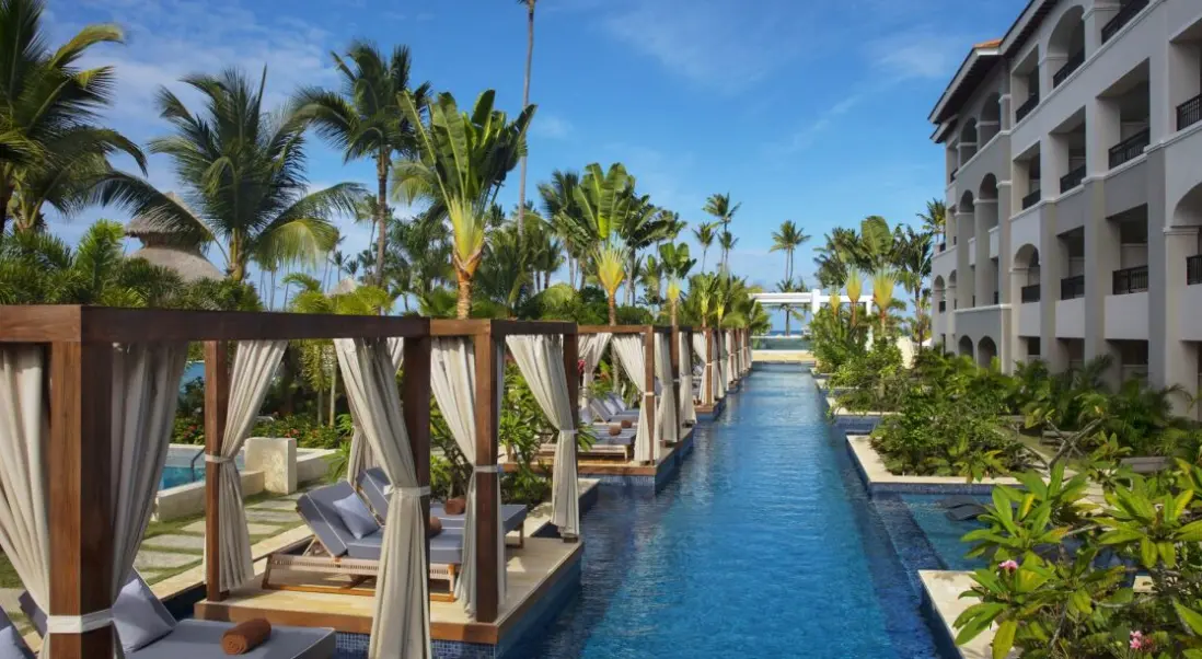 Basen w hotelu Secrets Royal Beach Punta Cana