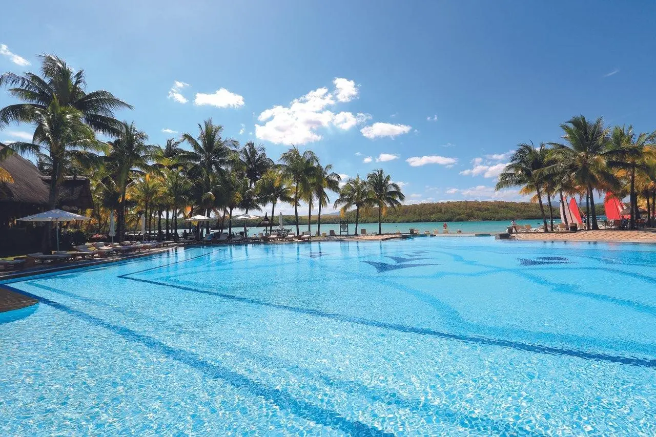 Basen w hotelu Shandrani Beachcomber Resort & SPA