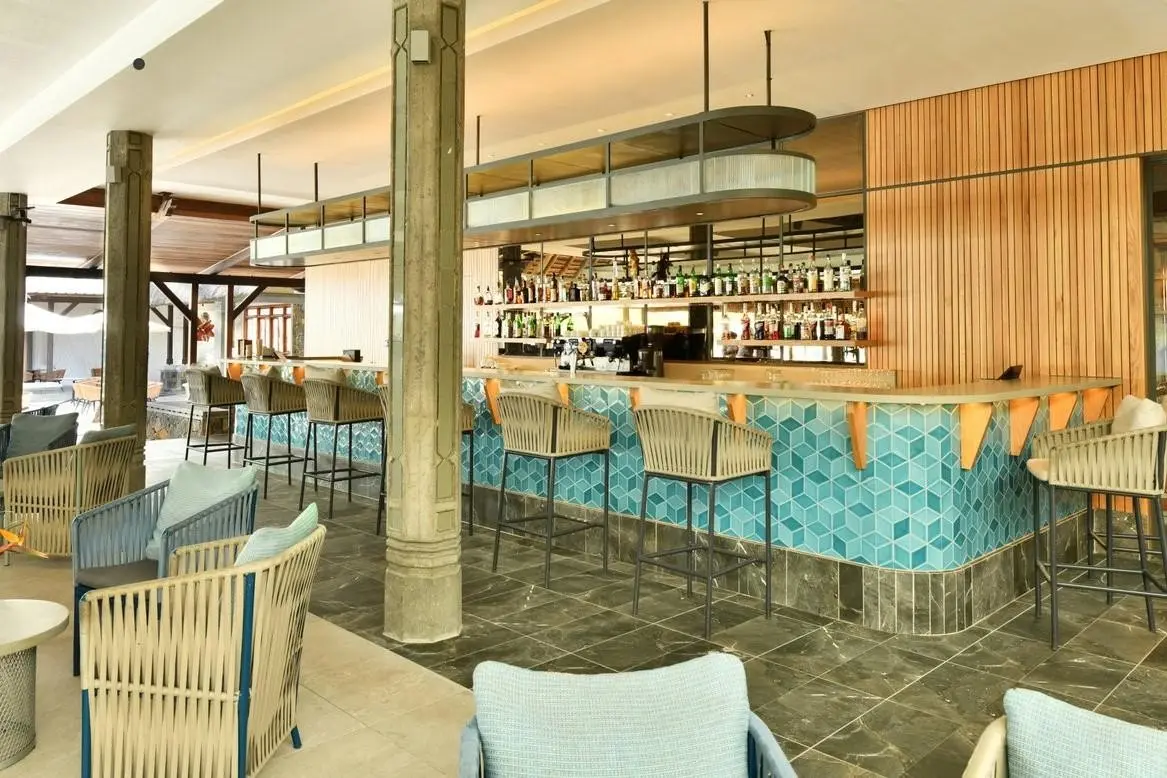 Restauracja i jedzenie w hotelu Shandrani Beachcomber Resort & SPA