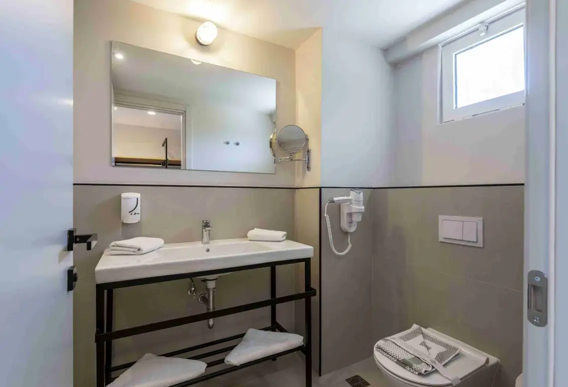 Łazienka w pokoju hotelu Smy Kos Beach & Splash
