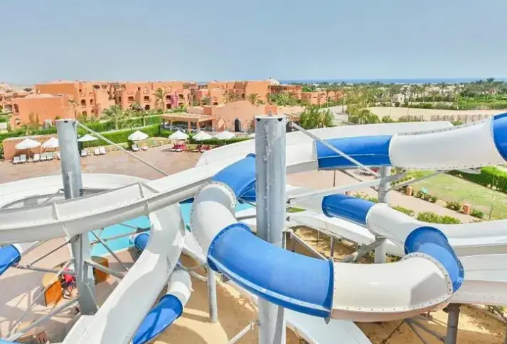 Basen w hotelu Soulotel Emerald Resort