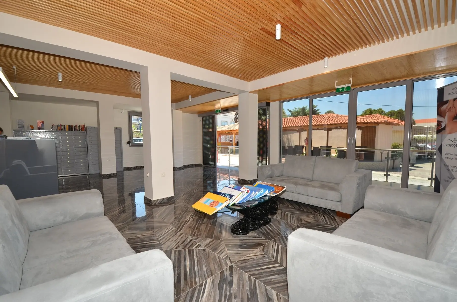 Lobby hotelu Sousouras Holiday Resort