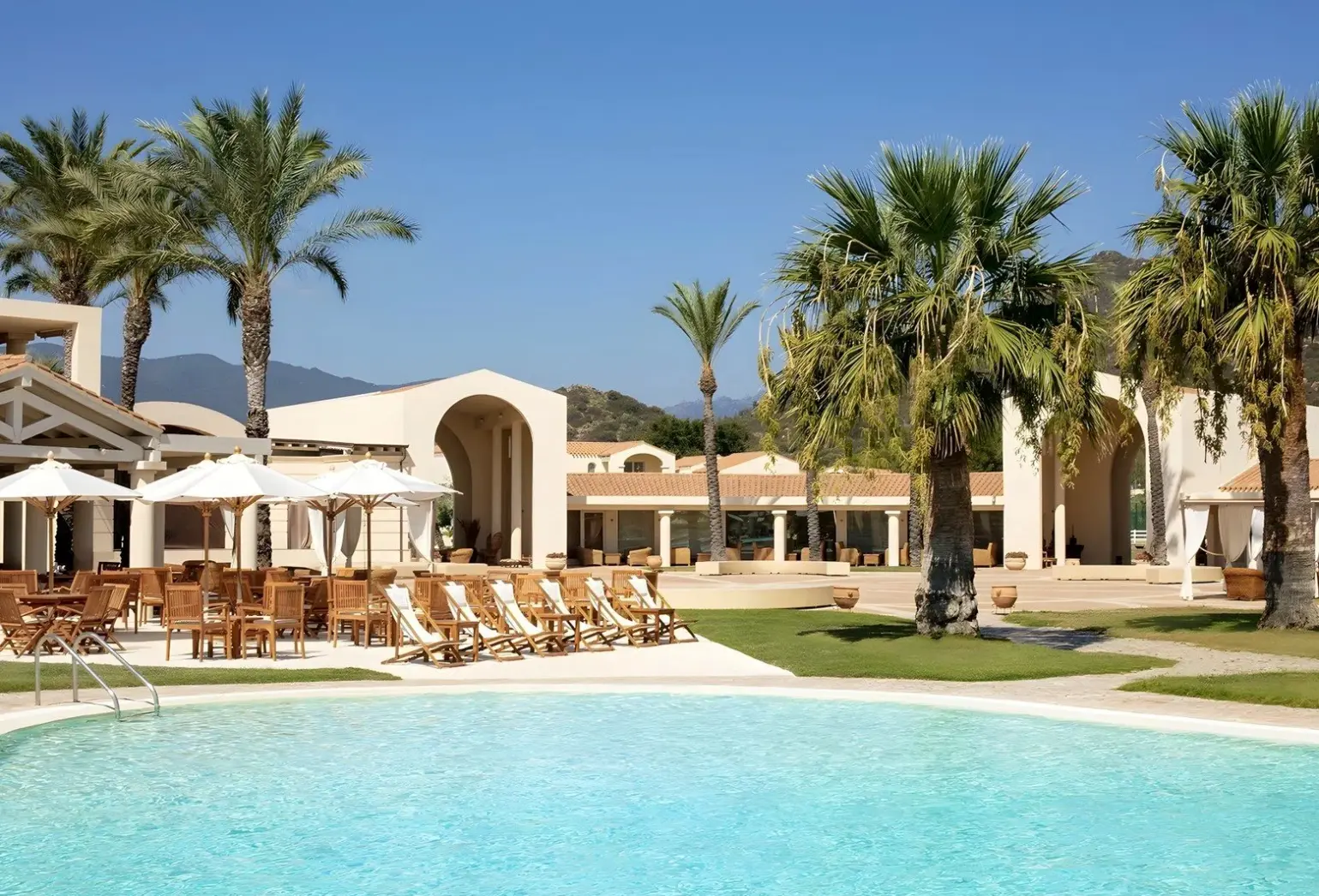 Basen w hotelu Spiagge San Pietro Resort