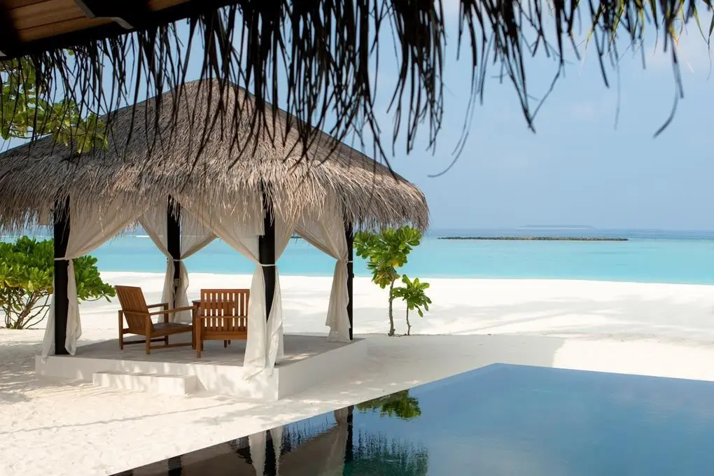 Plaża przy hotelu Sun Siyam Iru Fushi Maldives