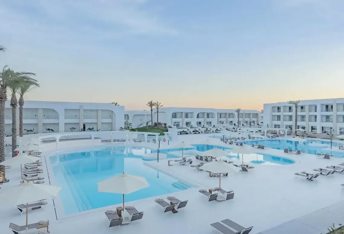 Basen w hotelu Sunrise White Hills