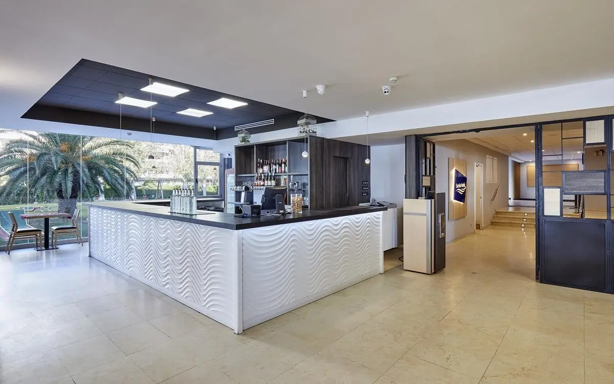 Restauracja i jedzenie w hotelu Surf Mar