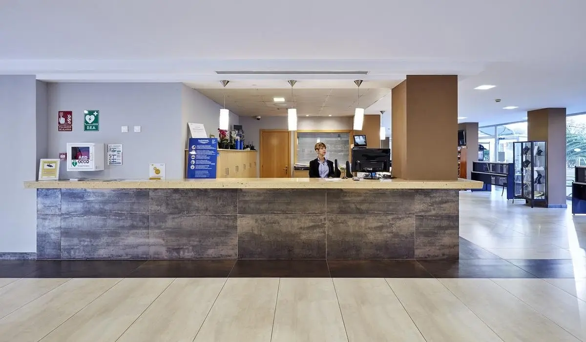 Lobby hotelu Surf Mar