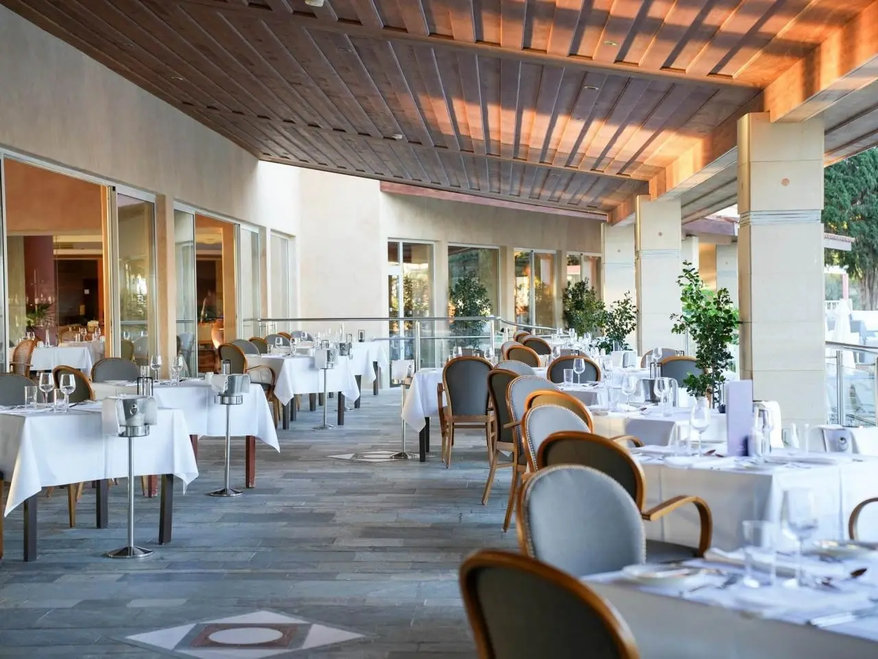 Restauracja i jedzenie w hotelu Thalassa Boutique Hotel & Spa