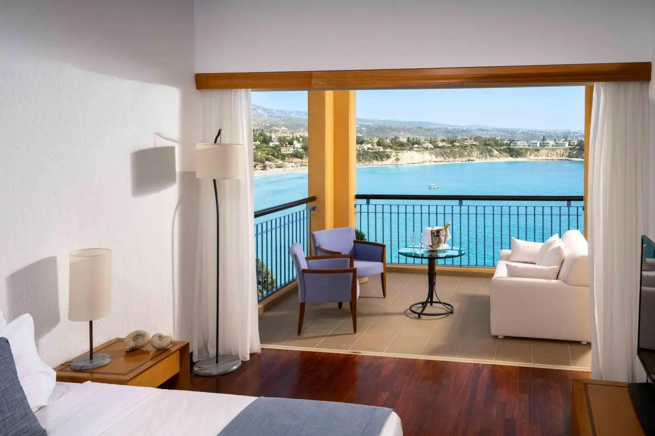 Basen w hotelu Thalassa Boutique Hotel & Spa