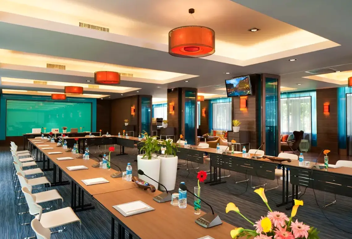 Restauracja i jedzenie w hotelu The Bayview Pattaya