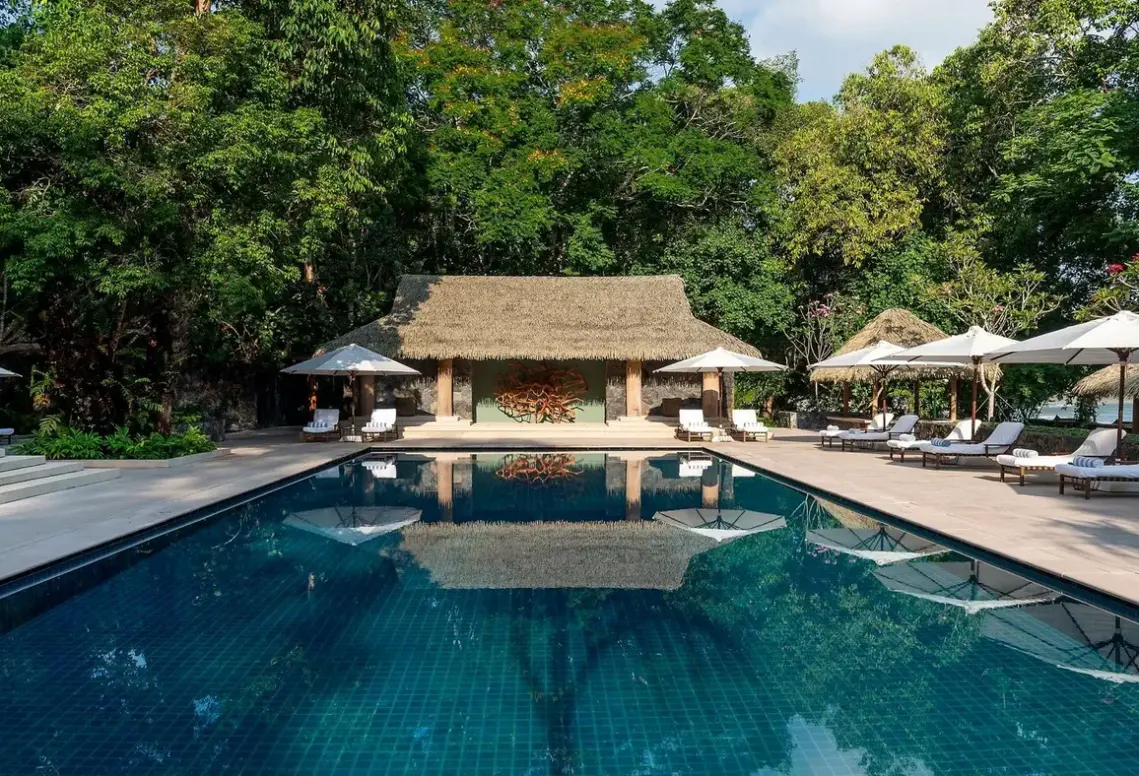 Basen w hotelu The Datai Langkawi