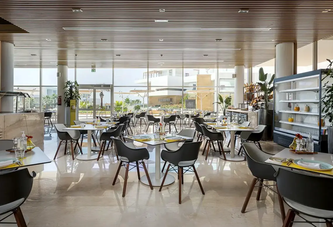 Restauracja i jedzenie w hotelu The G Seashell