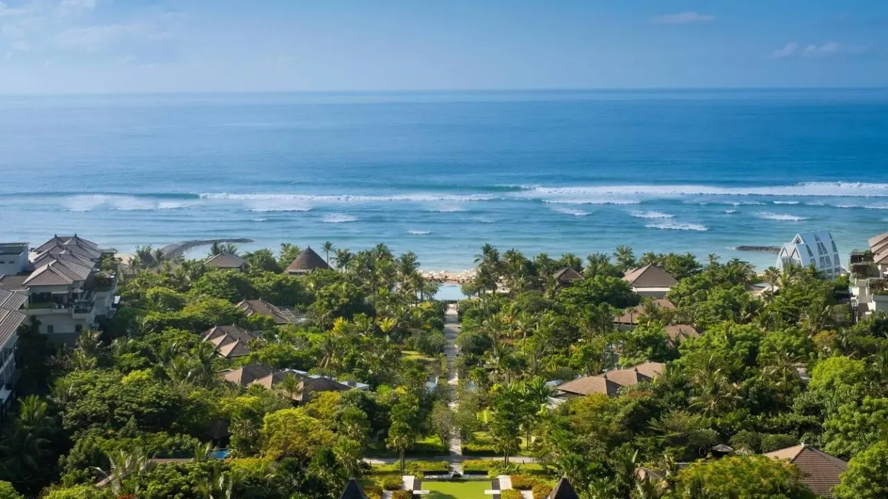 Widok z hotelu The Ritz Carlton Bali